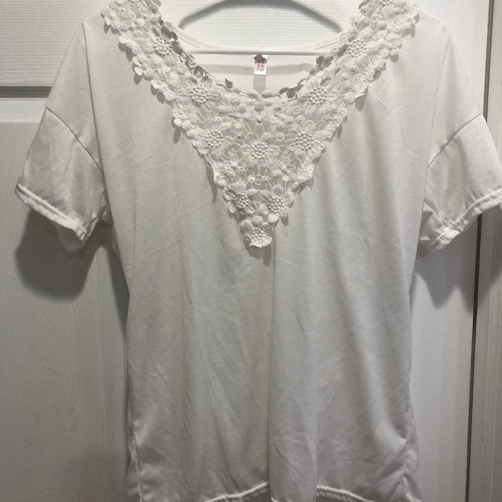 White floral t shirt